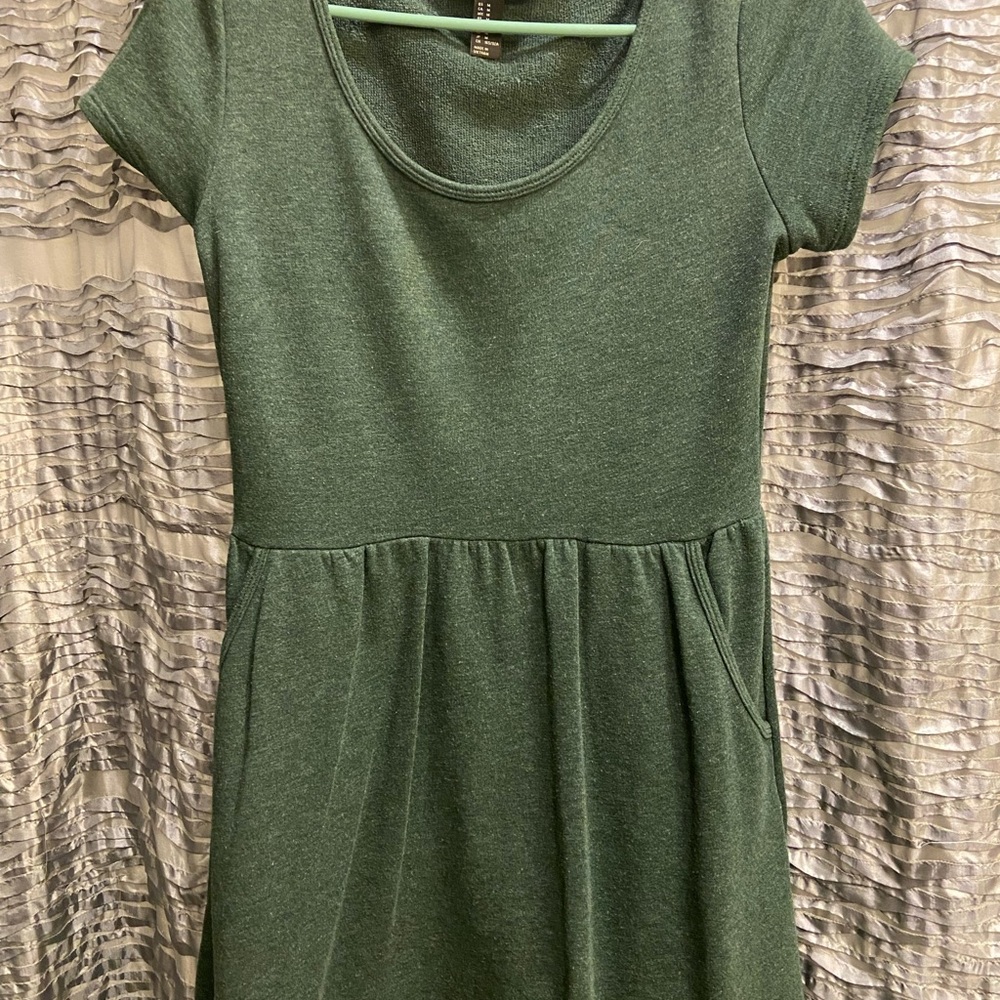 Forever 21 Green Sweater Short-sleeve Dress w/ pockets Size M Pre owned